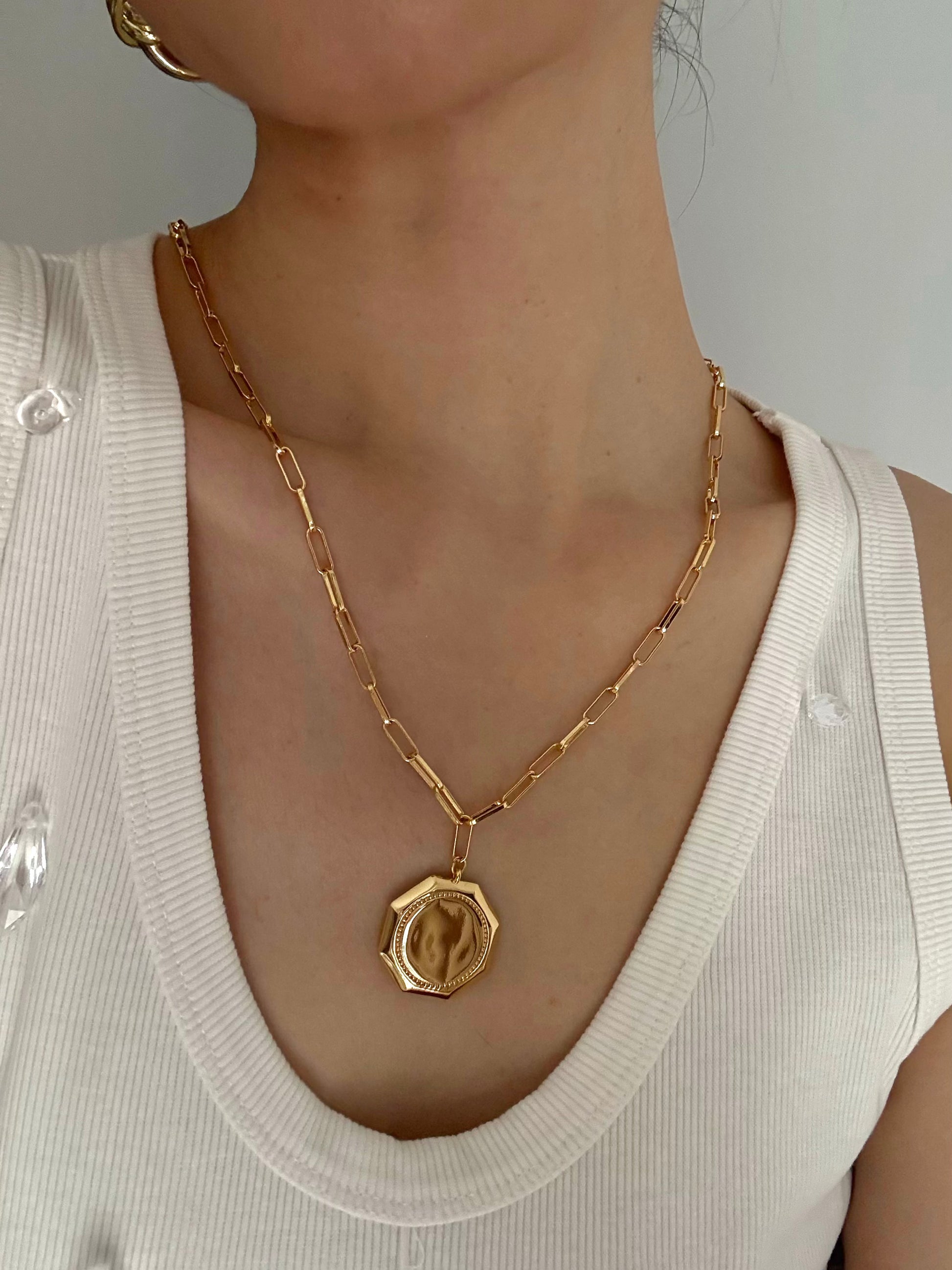 YVAINE NECKLACE