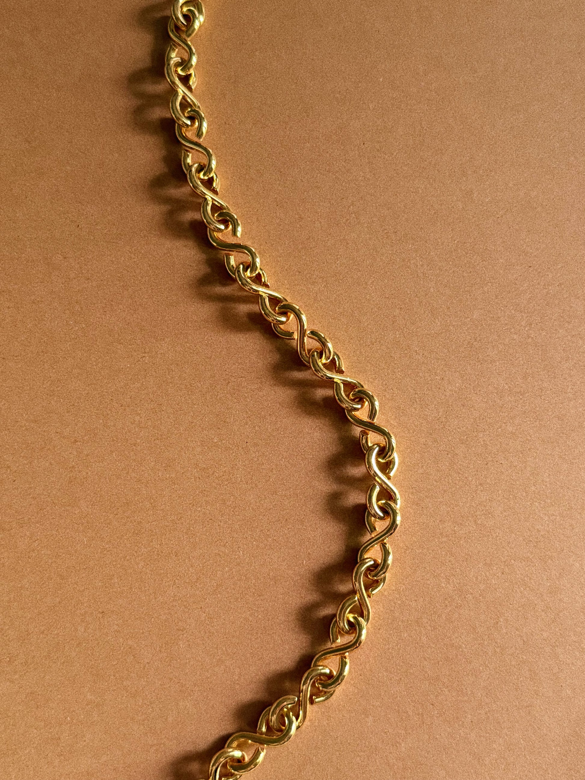 LINÉA NECKLACE
