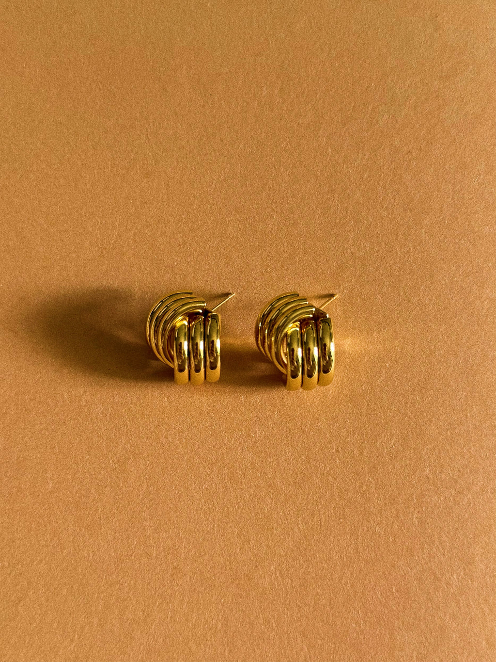 STRATA EARRINGS GOLD