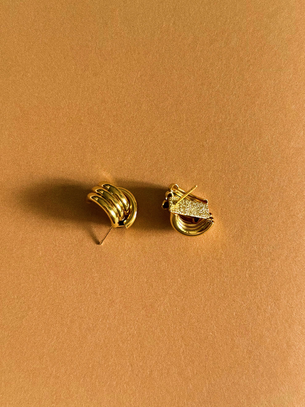 STRATA EARRINGS GOLD