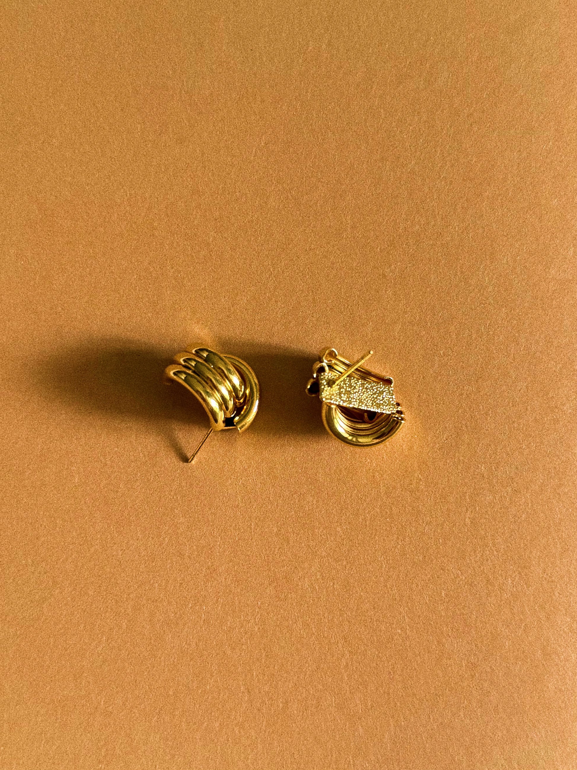 STRATA EARRINGS GOLD