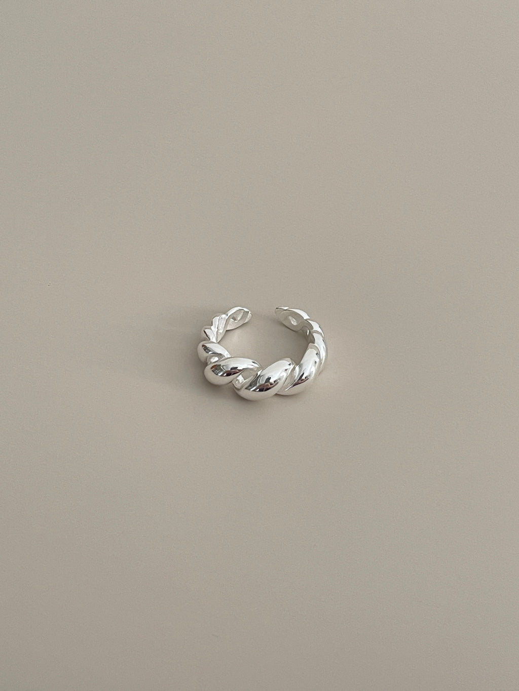 LUMA TWISTED RING SLIVER