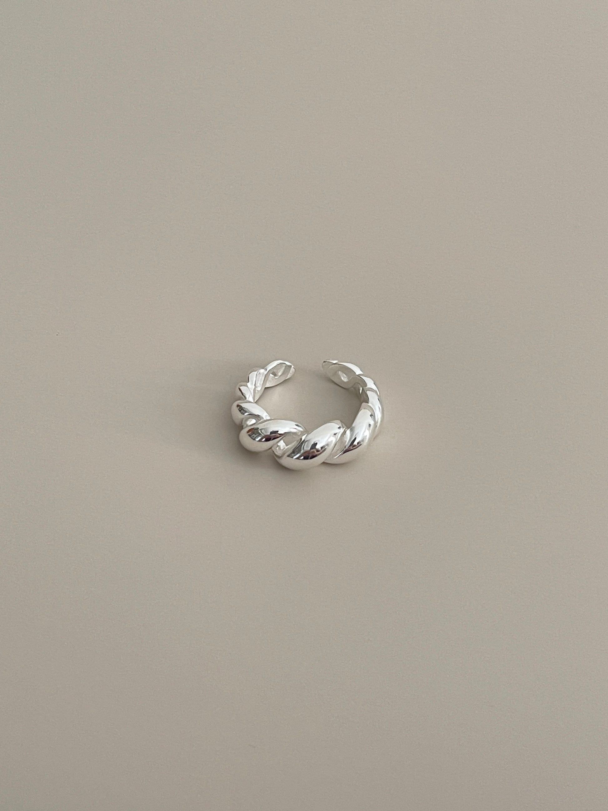 LUMA TWISTED RING SLIVER