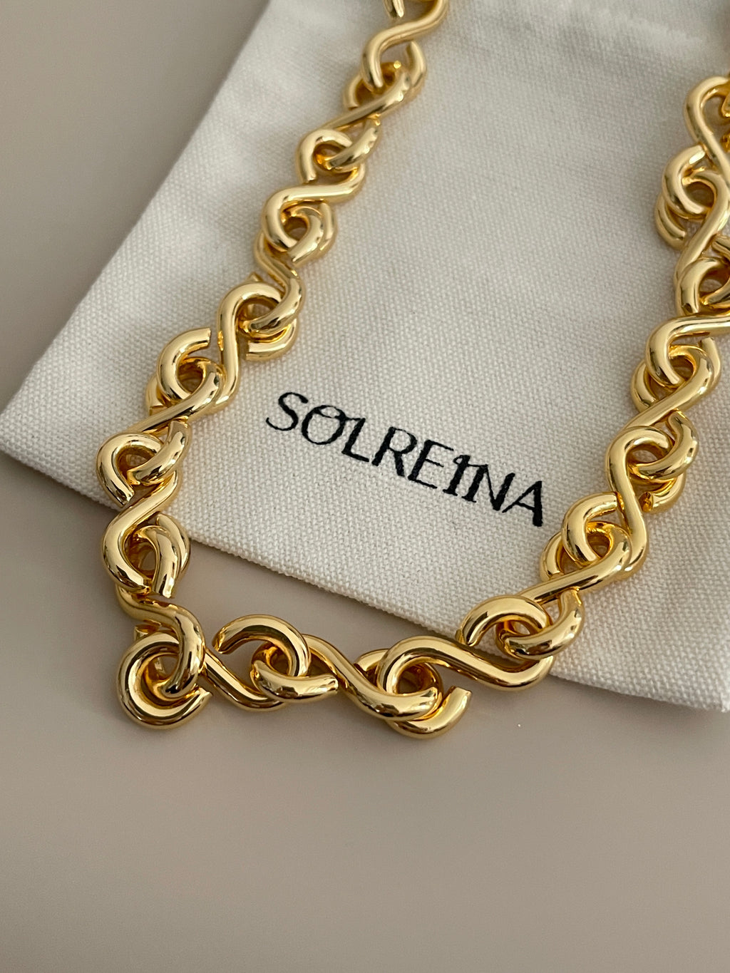 LINÉA NECKLACE