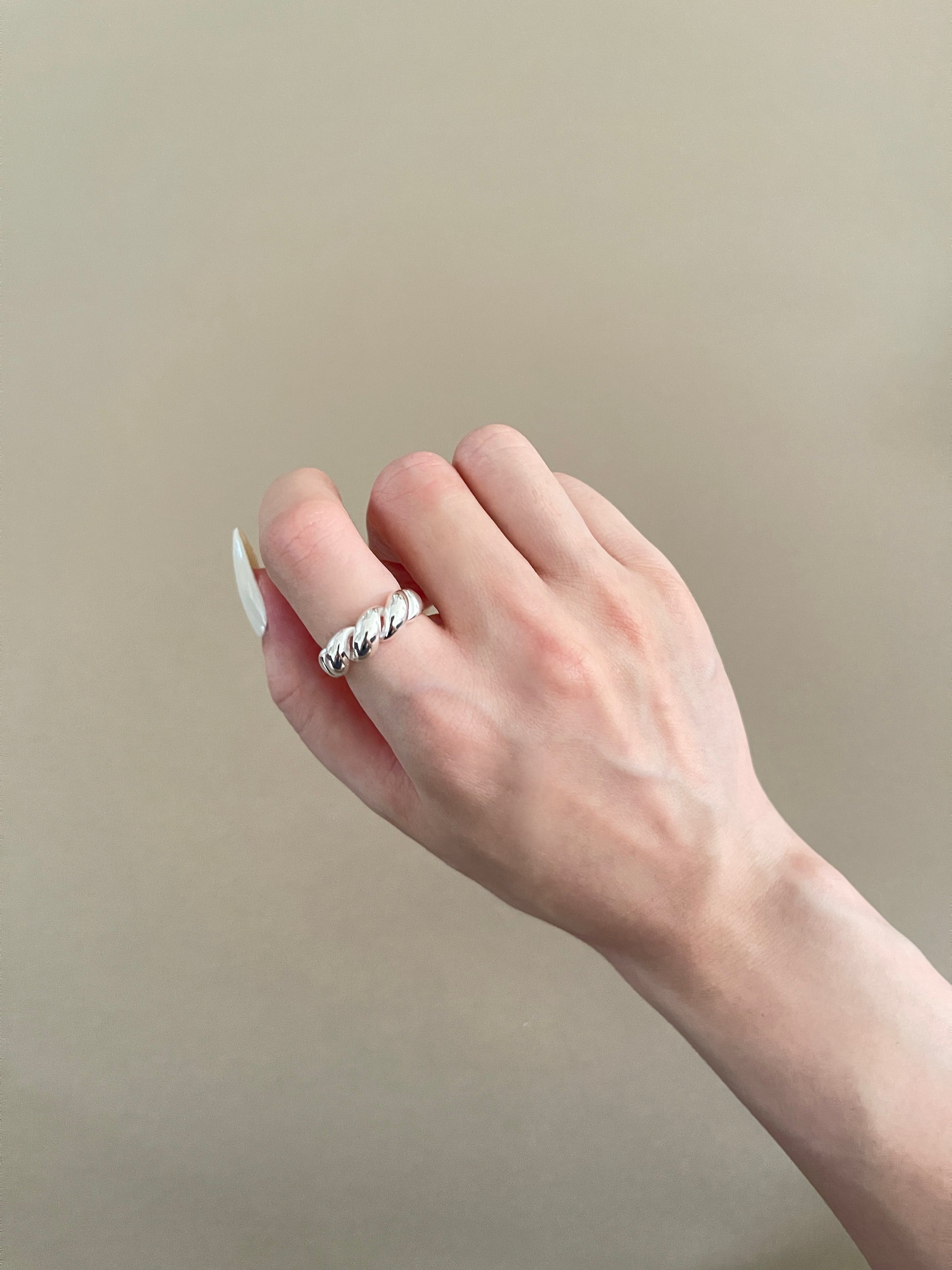 LUMA TWISTED RING SLIVER