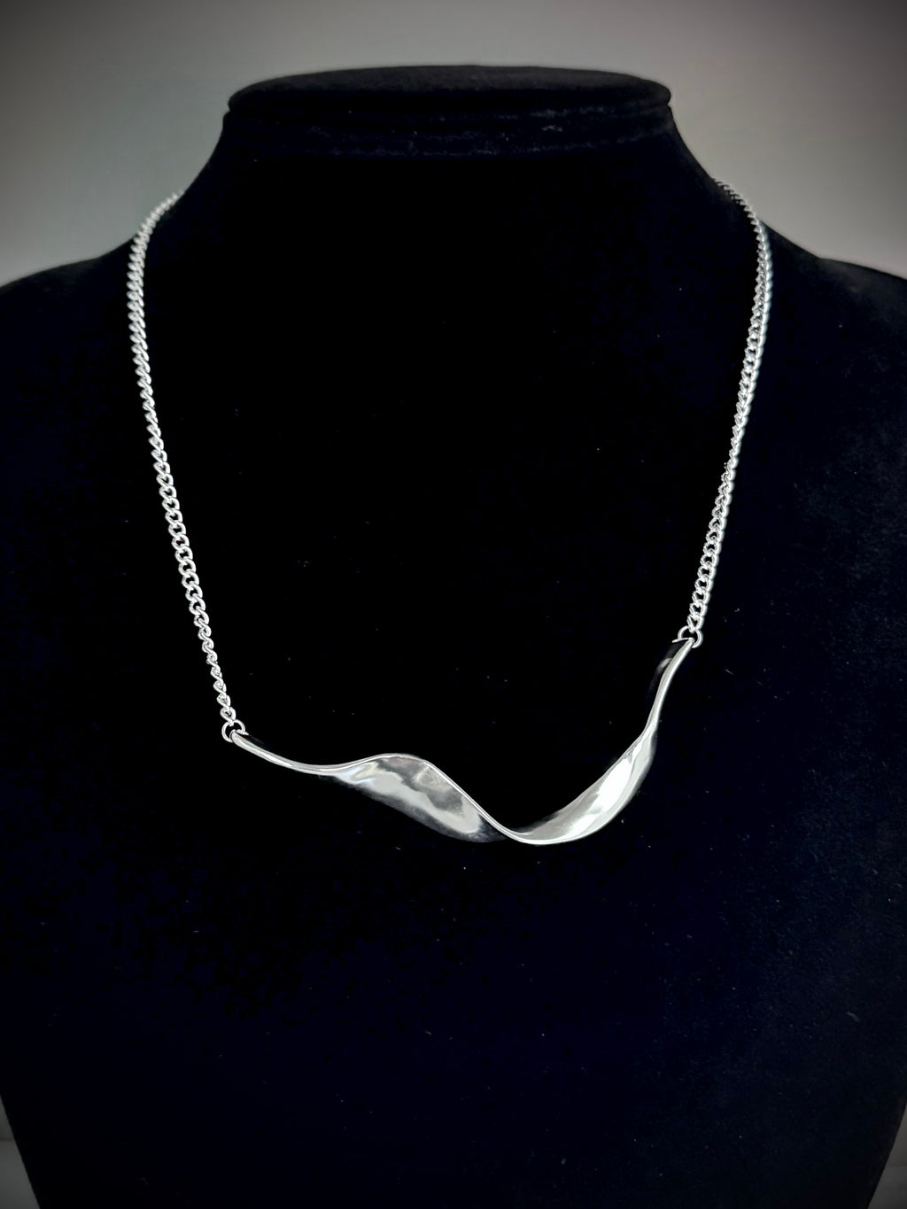 CRESTA NECKLACE