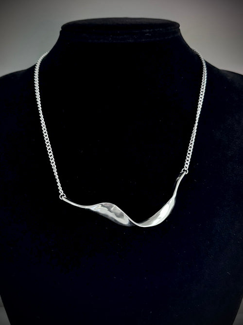 CRESTA NECKLACE